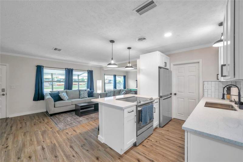 3 bedroom Single Family Residence at 1515 BELLEAIR RD, BELLEAIR TERRACE, CLEARWATER — photo 4