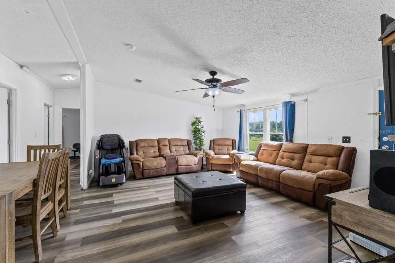 4 bedroom Manufactured Home at 35729 Huff Road, Eustis, Eustis — photo 5