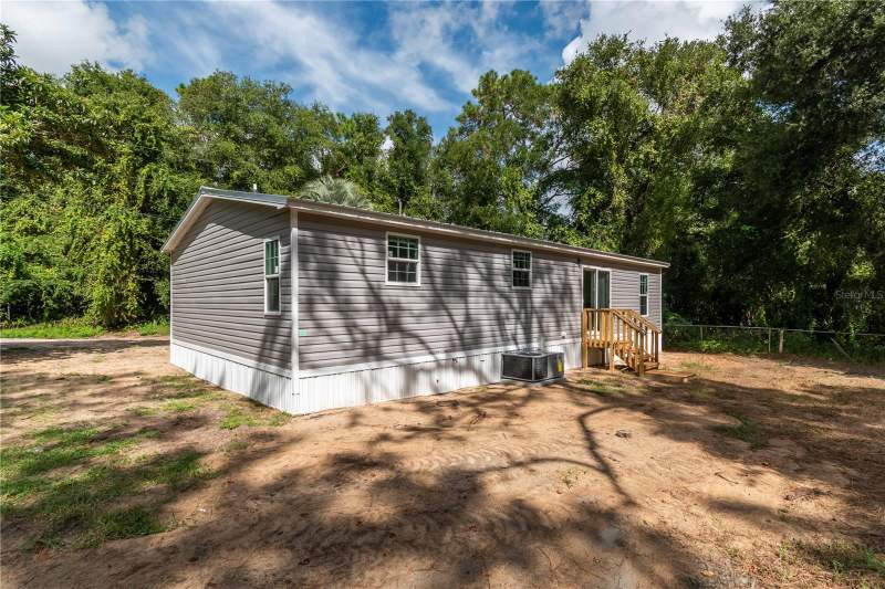 3 bedroom Manufactured Home at 1143 SE 159th Court, Silver Spgs Campsites, Silver Springs — photo 3