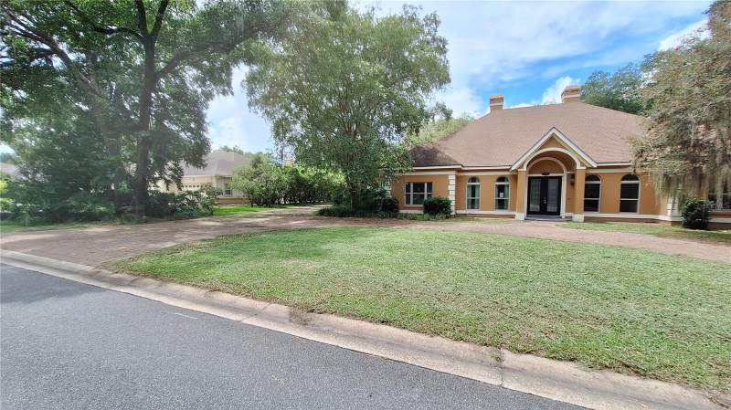 4 bedroom Single Family Residence at 2210 SE Laurel Run Drive, Laurel Run, Ocala — photo 2