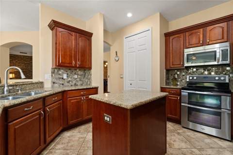 3759 Eagle Isle Circle, Kissimmee FL - photo 12 of 70