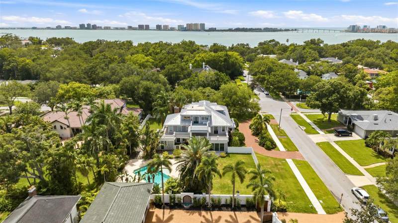 7 bedroom Single Family Residence at 403 Magnolia Drive, Harbor Oaks, Clearwater — photo 5