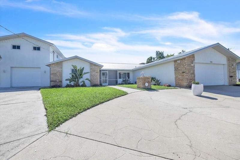 4 bedroom Single Family Residence at 795 S Ellicott Circle, Port Charlotte Sec 018, Port Charlotte — photo 5