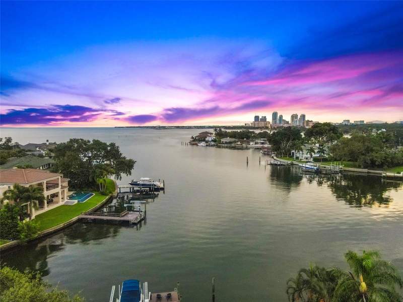 1365 BRIGHTWATERS BOULEVARD home for sale in Snell Isle Brightwaters