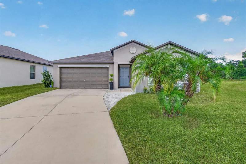 4 bedroom Single Family Residence at 1984 Fan Aloe Way, Spencer Crk Ph 2, Ruskin — photo 2
