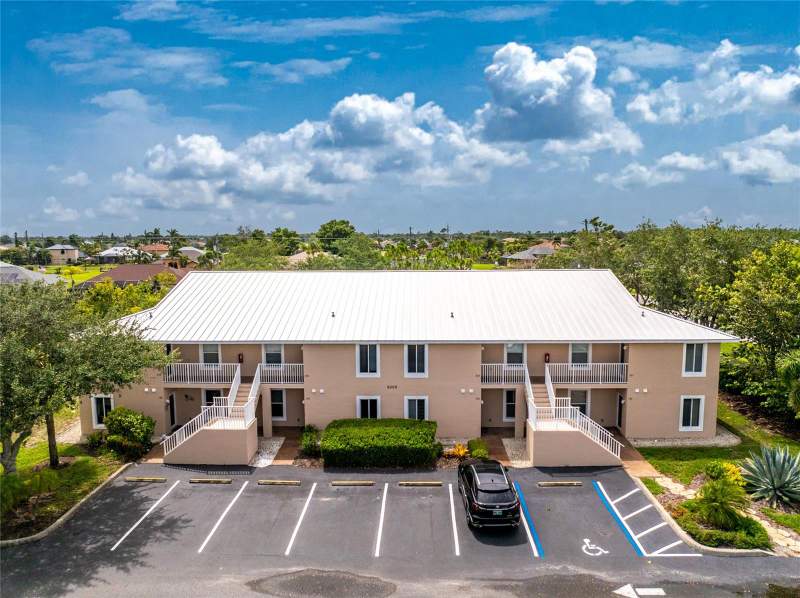 2 bedroom Condominium at 9500 Fiddlers Green Circle #101, Fiddlers Green Nature Trail Bl, Rotonda West — photo 4