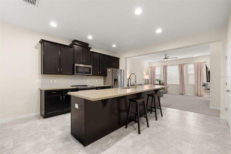 3 bedroom Townhouse at 8067 Glenlloyd Avenue, Hawksmoor-Ph 1, Winter Garden — photo 4