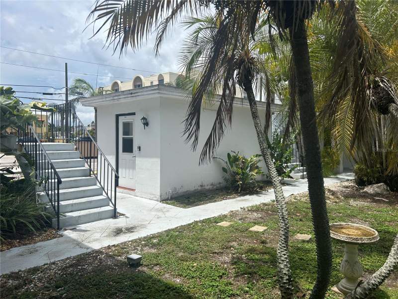 1 bedroom Condominium at 300 35th Avenue #F8, Dover Foxcroft Condo, St Petersburg — photo 5
