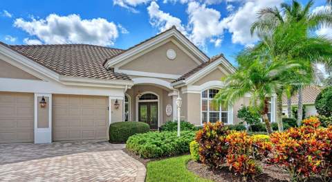 8008 Royal Birkdale Circle, Lakewood Ranch FL - photo 13 of 86