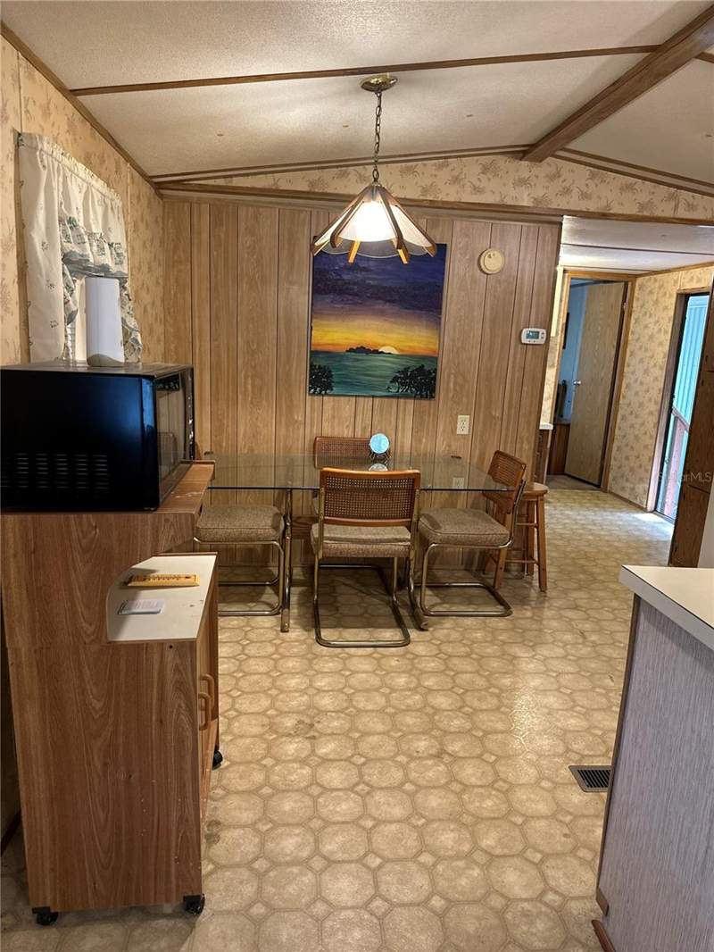 2 bedroom Manufactured Home at 13059 NE 44th Lane, Silver Mdws North, Silver Springs — photo 5