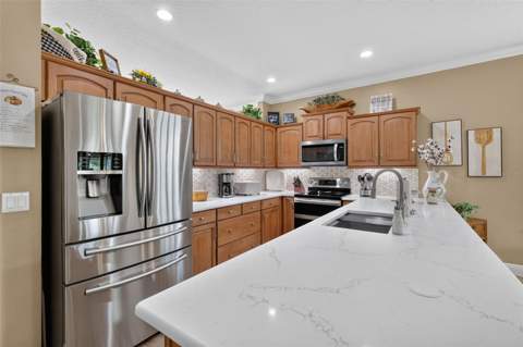 8021 Saint James Way, Mount Dora FL - photo 19 of 46