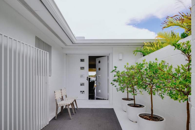 4 bedroom Single Family Residence at 440 64TH AVENUE, THREE PALMS POINT, ST PETE BEACH — photo 2