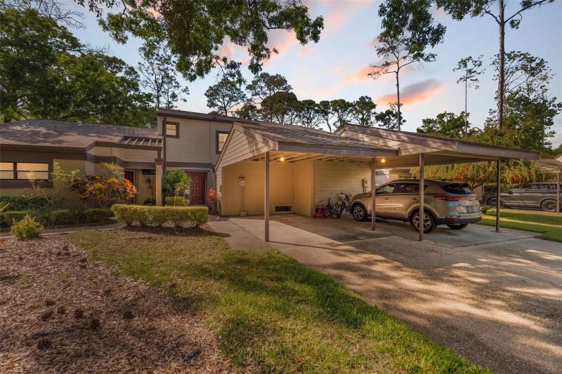 East Lake Woodlands Woods Landing Townhomes