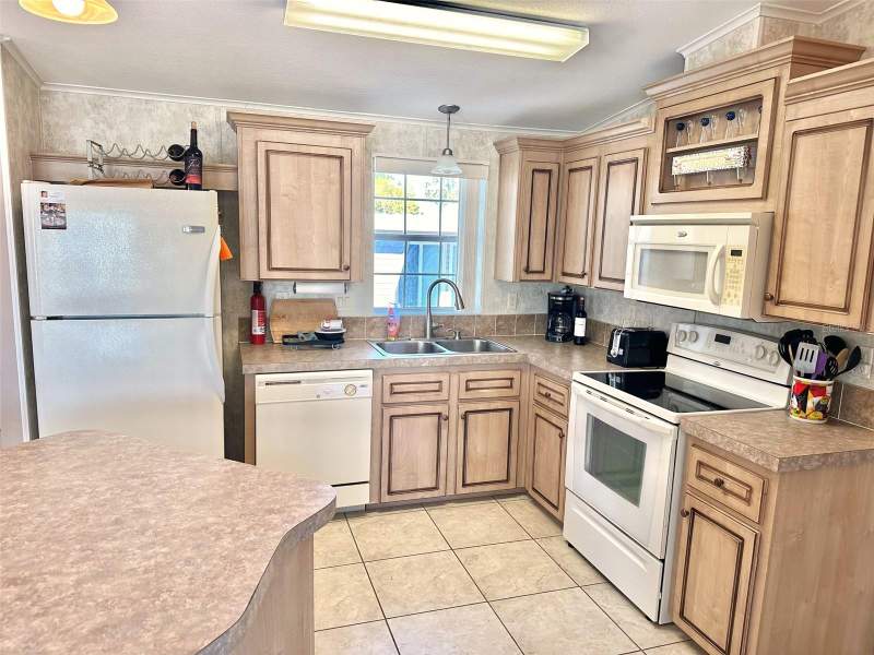 2 bedroom Manufactured Home at 11228 102nd Street #180, Lake Seminole Resort North M/H Unrec, Largo — photo 5