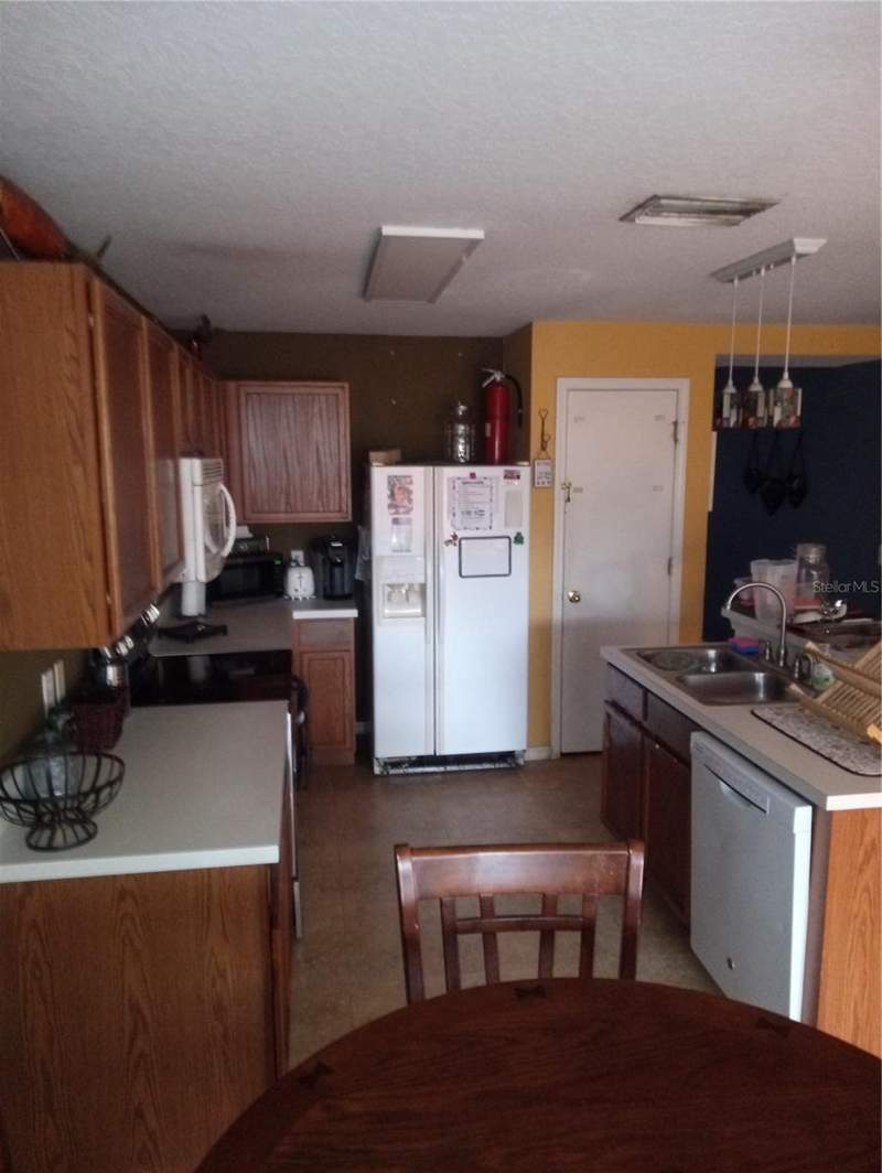 4 bedroom Single Family Residence at 10933 Subtle Trail Drive, South Fork Unit 3, Riverview — photo 5