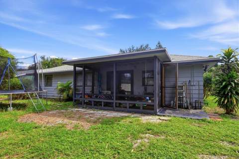 2533 Hawthorne Street, Sarasota FL - photo 7 of 42
