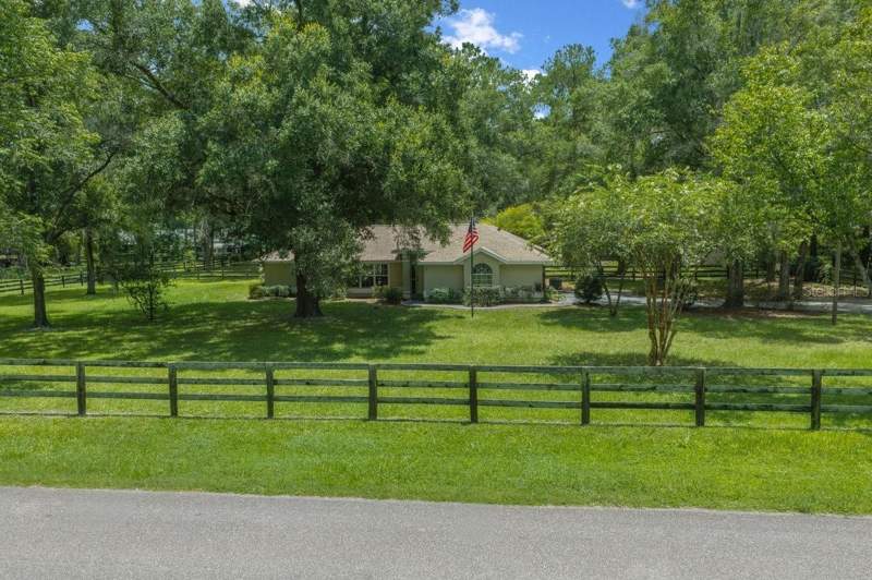 3 bedroom Single Family Residence at 4 Hialeah Drive, Meadow Wood Farms Un 02, Ocala — photo 2