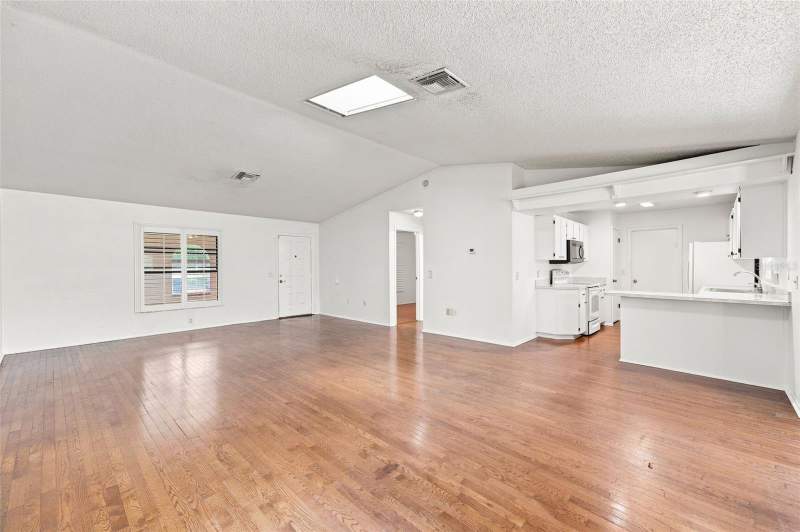2 bedroom Single Family Residence at 13469 Bondstone Street, Spring Hill, Spring Hill — photo 5