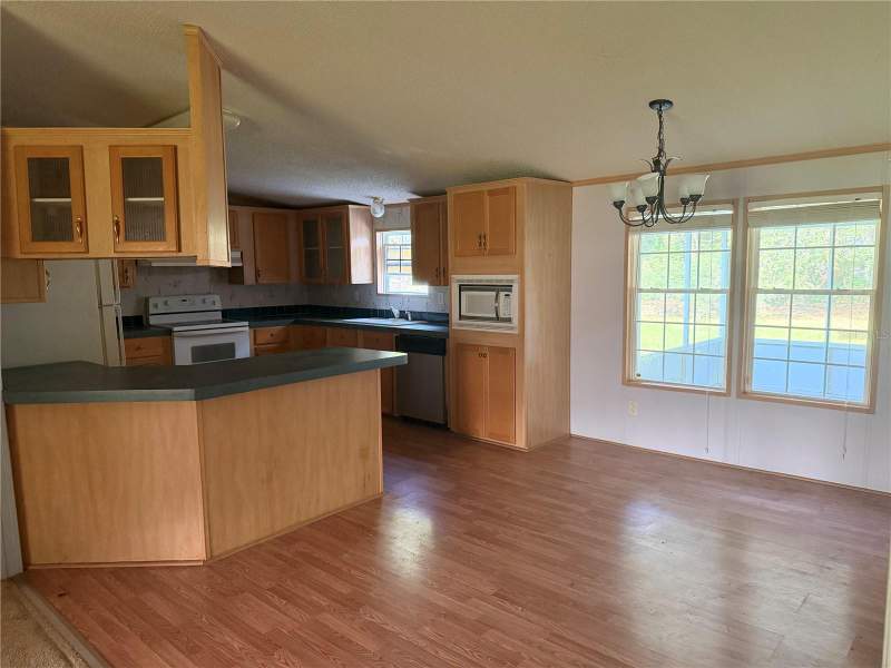3 bedroom Manufactured Home at 17131 NW 83rd Court, Silver Oaks S/D Phase 1, Fanning Springs — photo 3