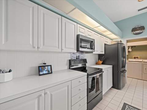 9355 Merriweather Drive, Weeki Wachee FL - photo 17 of 60