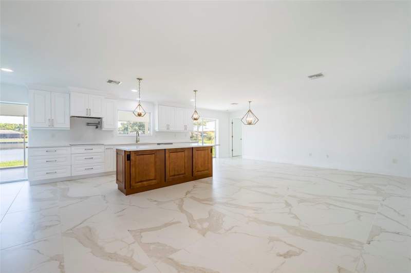 3 bedroom Single Family Residence at 13797 Pinecrest Drive, Hillcrest Manor, Largo — photo 3