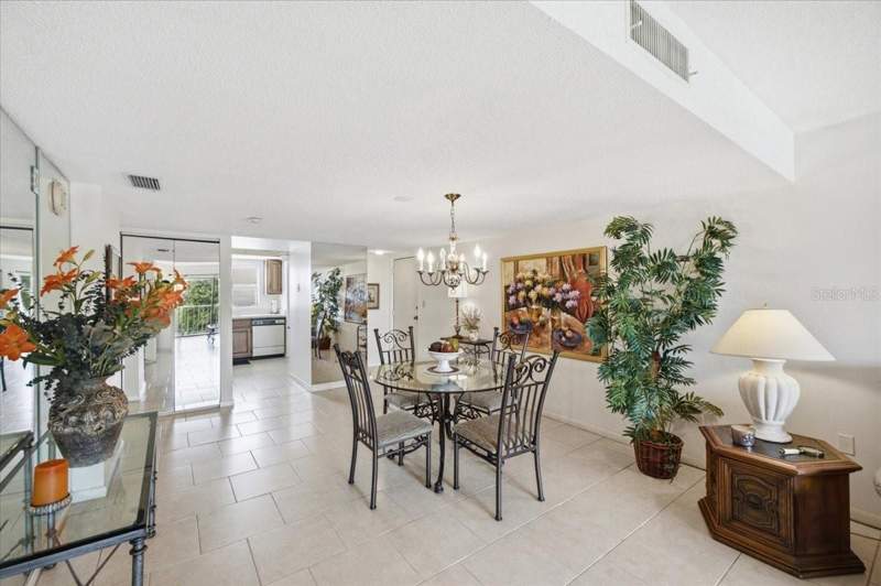2 bedroom Condominium at 7050 Sunset Drive #216, Chateau Tower Condo, South Pasadena — photo 5