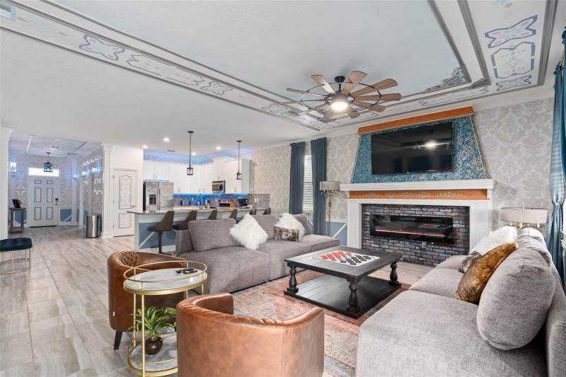 8 bedroom Single Family Residence at 1403 Moon Valley Drive, Stoneybrook South Ph 1, Davenport — photo 4