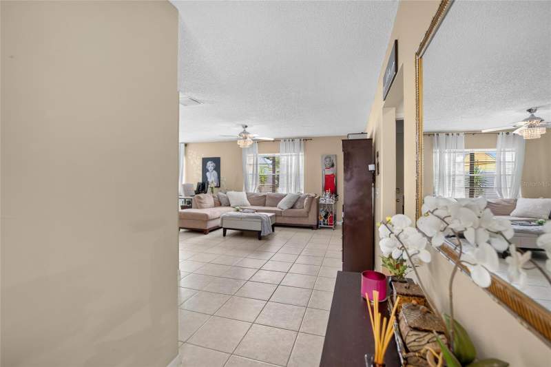 3 bedroom Single Family Residence at 9063 Dixiana Villa Circle, Pebblebrook, Tampa — photo 5