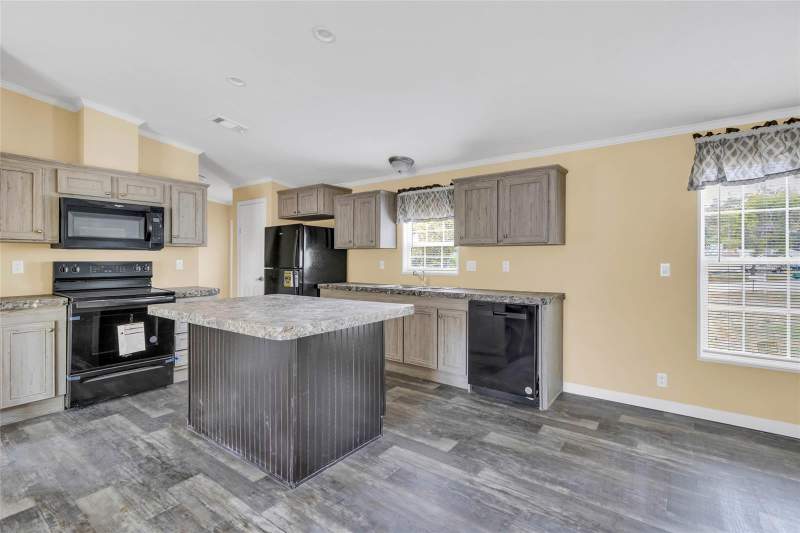 3 bedroom Manufactured Home at 7193 Sealawn Drive, Weeki Wachee Acres, Spring Hill — photo 3