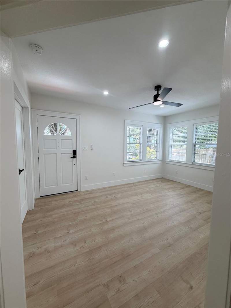 3 bedroom Single Family Residence at 104 W Lambright Street, North Park Annex, Tampa — photo 5