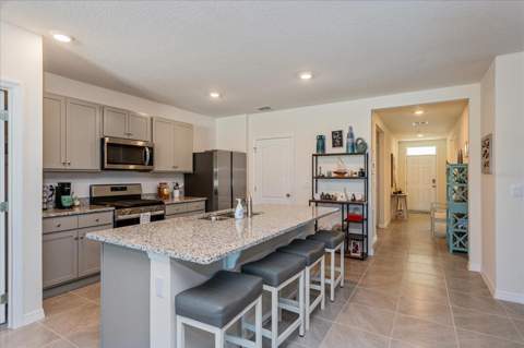 6358 Sanders Grove Circle, Okahumpka FL - photo 8 of 27