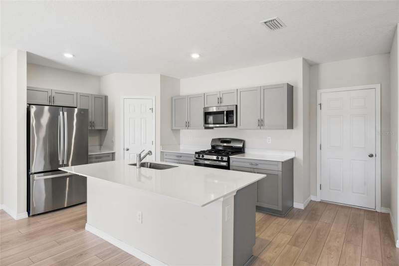 4 bedroom Single Family Residence at 14886 Summer Branch Drive, Hinton Hawkstone, Lithia — photo 5