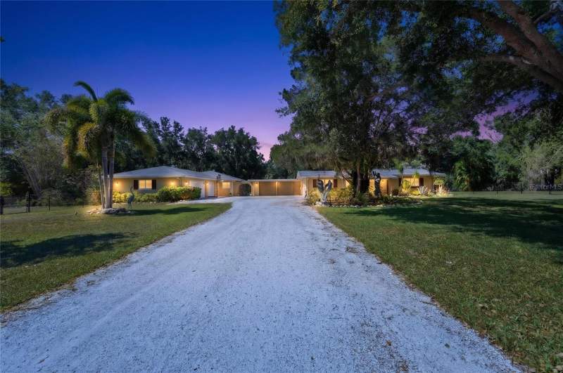 5 bedroom Single Family Residence at 2515 49th Street, Desoto Acres, Sarasota — photo 1