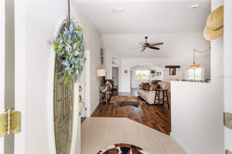 3 bedroom Single Family Residence at 5751 NW 25th Loop, Ocala Palms Un 08, Ocala — photo 4