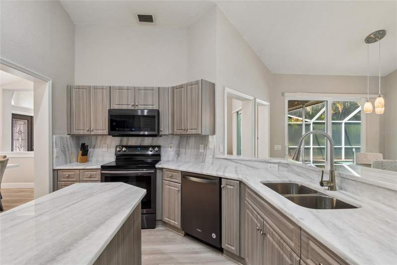4 bedroom Single Family Residence at 4227 Auston Way, Aylesford Ph 1, Palm Harbor — photo 4