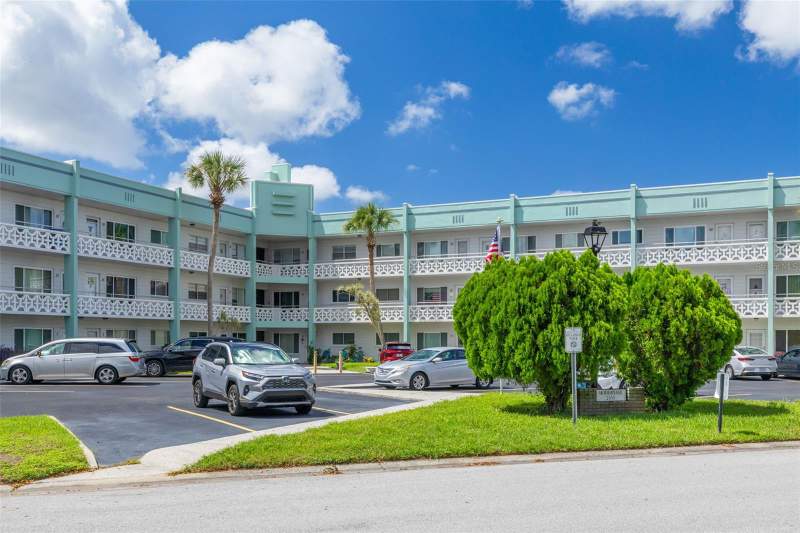 2 bedroom Condominium at 2455 Finlandia Lane #63, On Top Of The World, Clearwater — photo 2