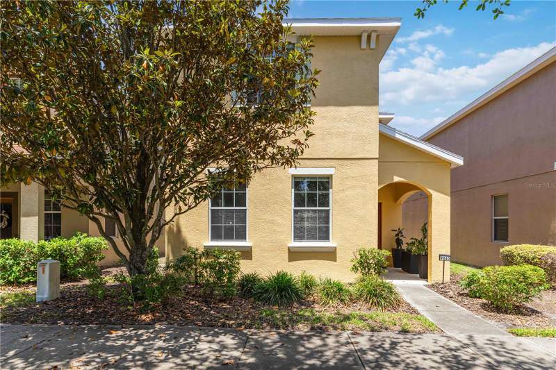 9040 ASPEN HOLLOW PLACE home for sale in Magnolia Park Central