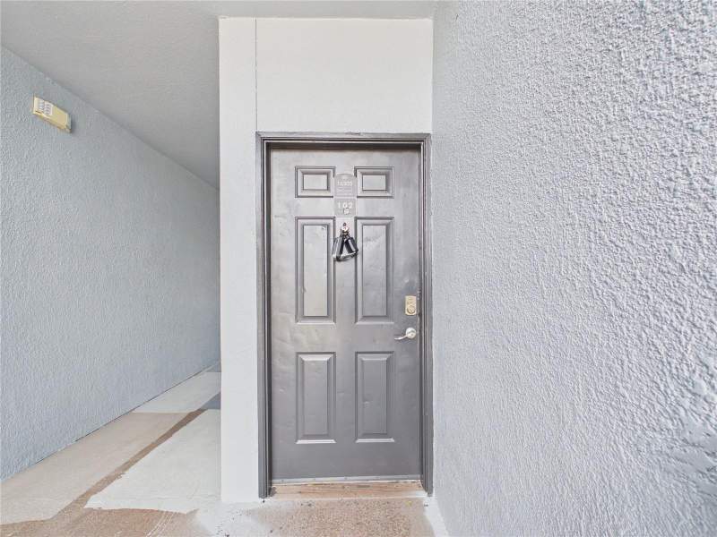 2 bedroom Condominium at 16305 Enclave Village Drive #102, The Promenade At Tampa Palms A, Tampa — photo 2