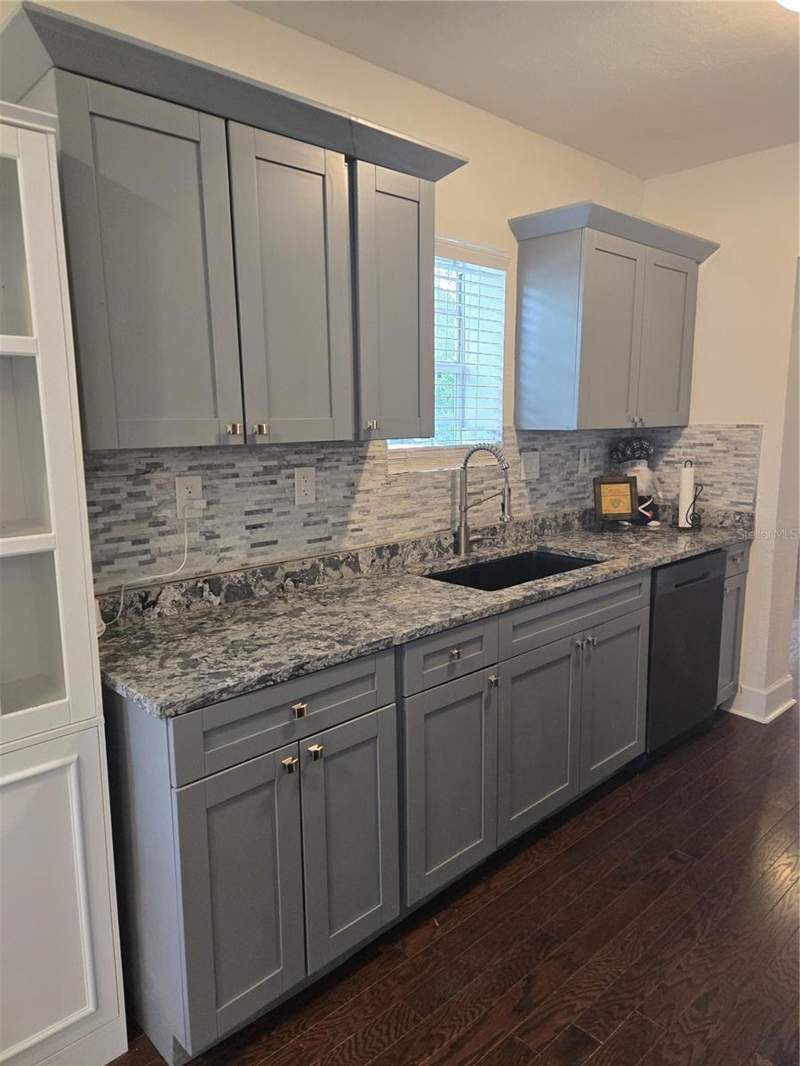 3 bedroom Single Family Residence at 300 E Idlewild Avenue, Seminole Heights North, Tampa — photo 4