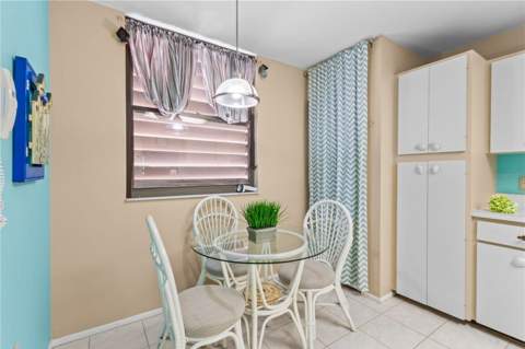 521 Lakeside Drive, Bradenton FL - photo 8 of 41