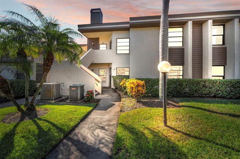 Countrybrook Condo