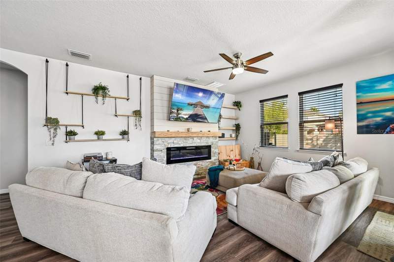 3 bedroom Single Family Residence at 11103 Spring Point Circle, Lucaya Lake Club Ph 2E, Riverview — photo 3