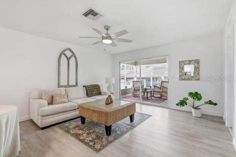 2265 Bancroft Circle #B, Palm Harbor FL - photo 19 of 40