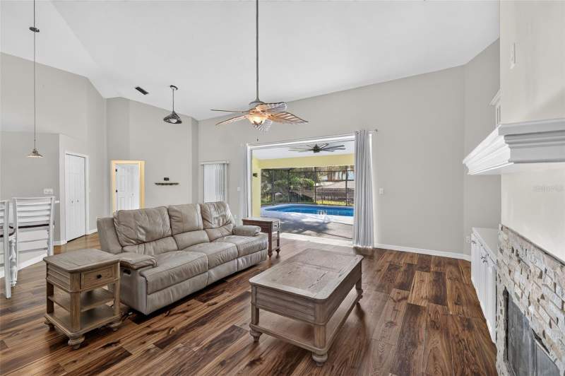 4 bedroom Single Family Residence at 35546 Cedar Lane, Harbor Shores Unit 01, Leesburg — photo 5