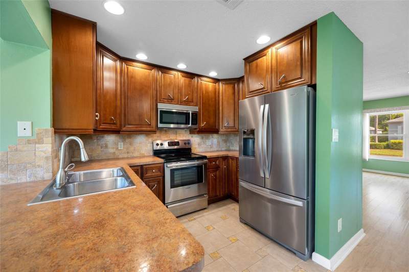 2 bedroom Condominium at 8440 Brentwood Road #8440, Chateaux De Bardmoor, Seminole — photo 4