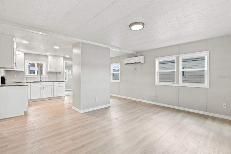 2 bedroom Manufactured Home at 10912 Justice Drive, Senate Manor Unrec, Port Richey — photo 3