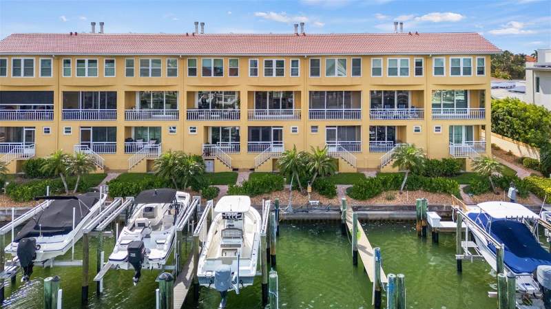 3 bedroom Townhouse at 1071 Pinellas Bayway, Tierra Sound Twnhms, St Petersburg — photo 5