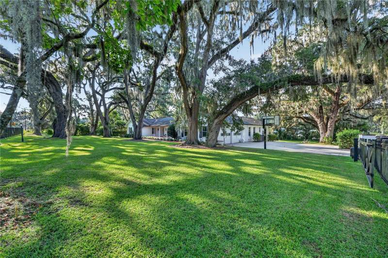 4 bedroom Single Family Residence at 1311 SE 17th Avenue, Ocala, Ocala — photo 3