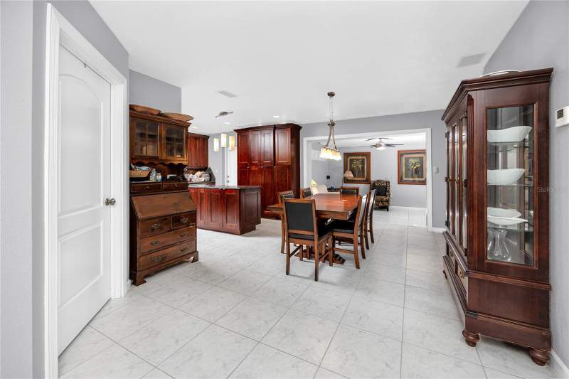3 bedroom Single Family Residence at 902 Robin Avenue, Red Oak Hills, Palm Harbor — photo 5