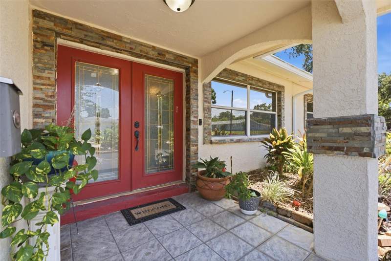 4 bedroom Single Family Residence at 701 58th Avenue, Barrys Hillside Homes, St Petersburg — photo 4